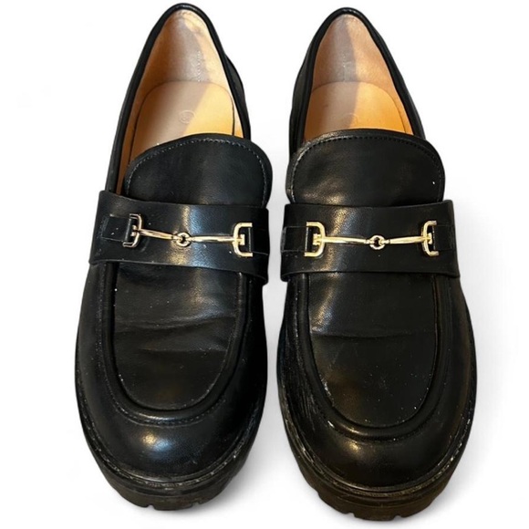 Chic Black Leather Loafers with Gold Buckle Size 8.5 - Picture 2 of 5